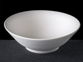 Gently Tapered Serving Bowl